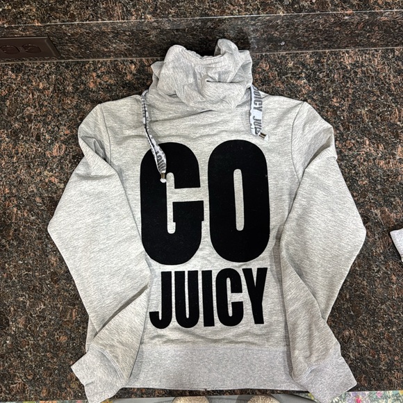 NWOT Women’s Large Gray Juicy Couture track suit. - Picture 2 of 8
